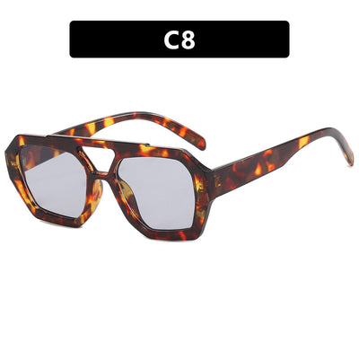 Oversized Leopard Frame Sunglasses – Trendy Summer Shades for Women, Perfect for Beach & Vacation Style